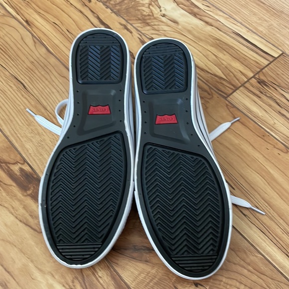 Levi's Shoes Levis Womens White Leather Athletic Low Top Chucks